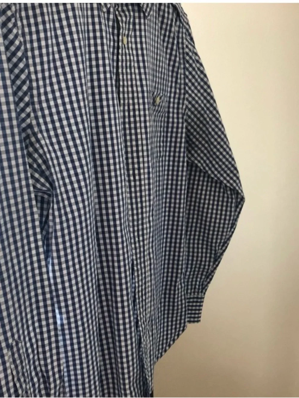 👕 Like New this Banana Republic Grey and White Check Button-Down 👕